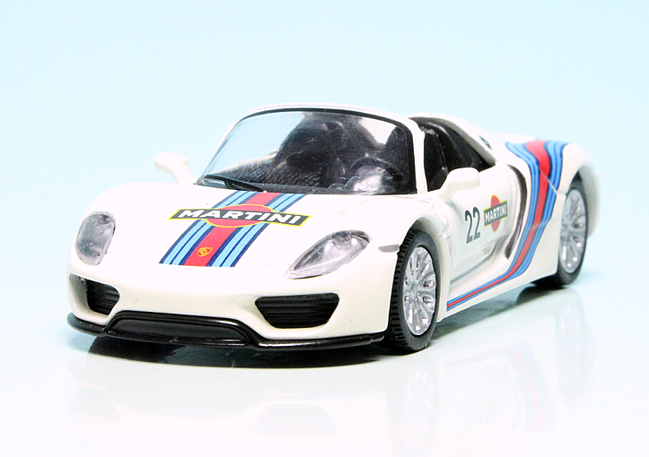 Schuco Porsche 918 Spyder Martini Course Argent 1/64 2400 Pièces 